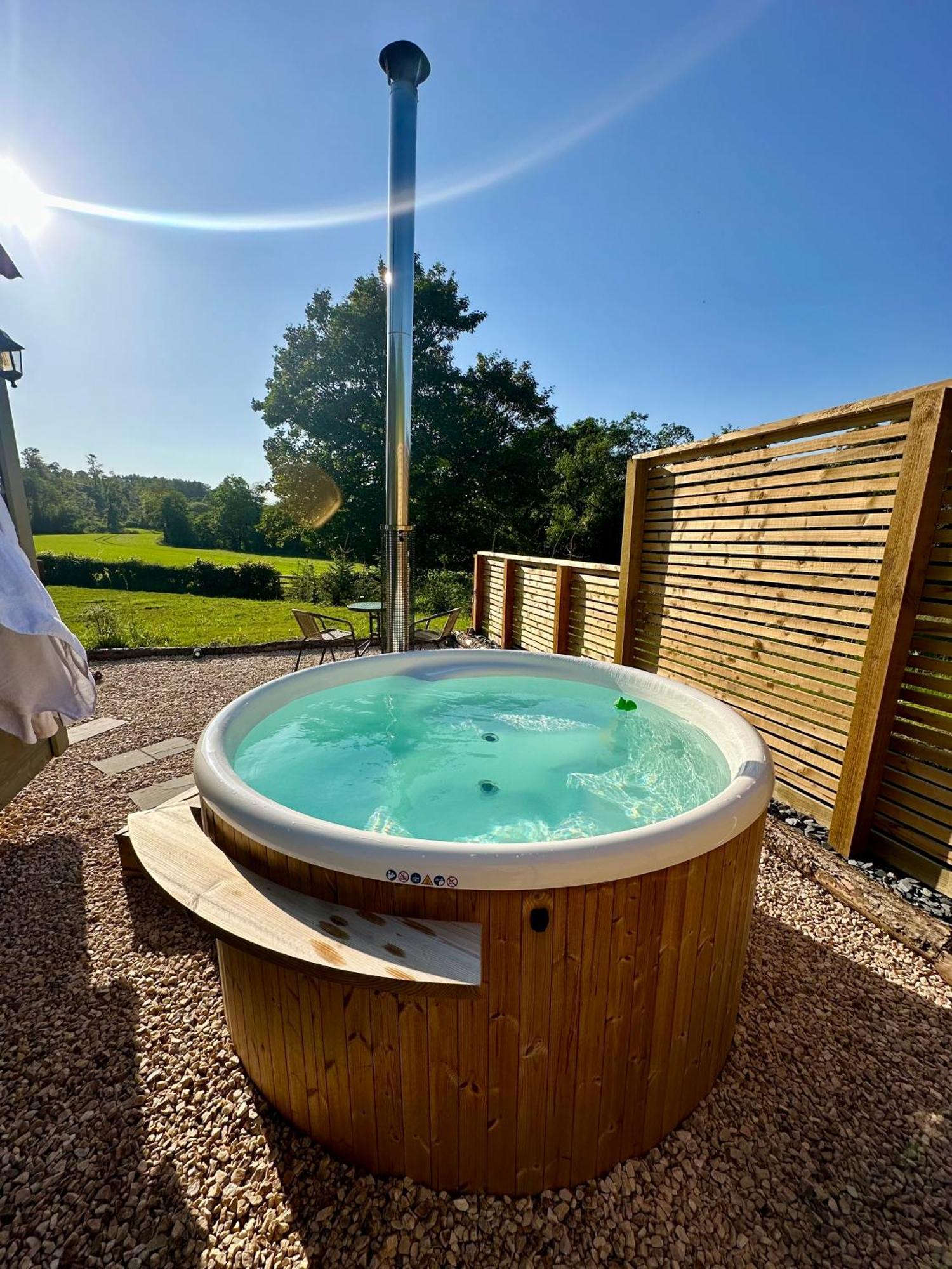 Lintmill Lodges - Thistle Shepherds Hut Sorn Exterior photo